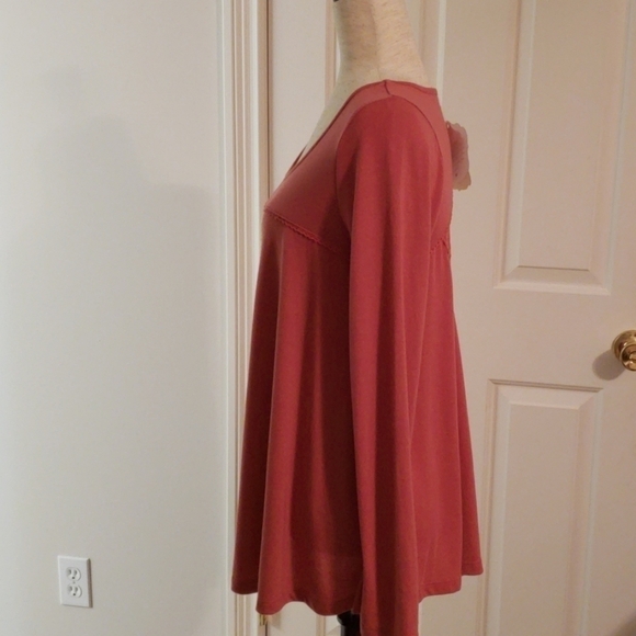 𝅺altar'd State Open Back Shirt NWT - Picture 4 of 8